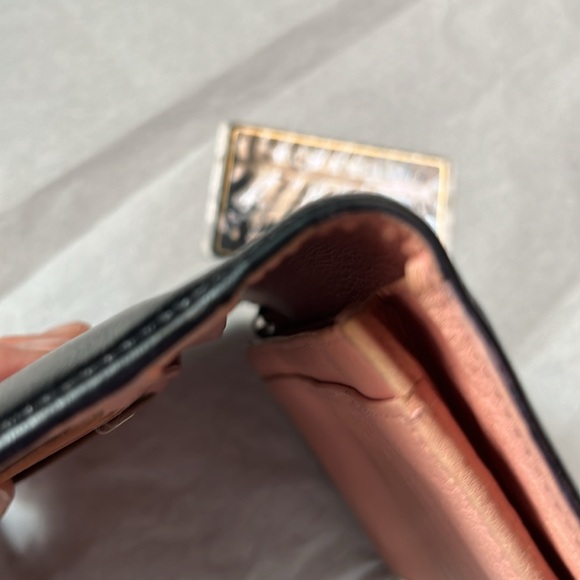 Chanel Wallet - Picture 7 of 8